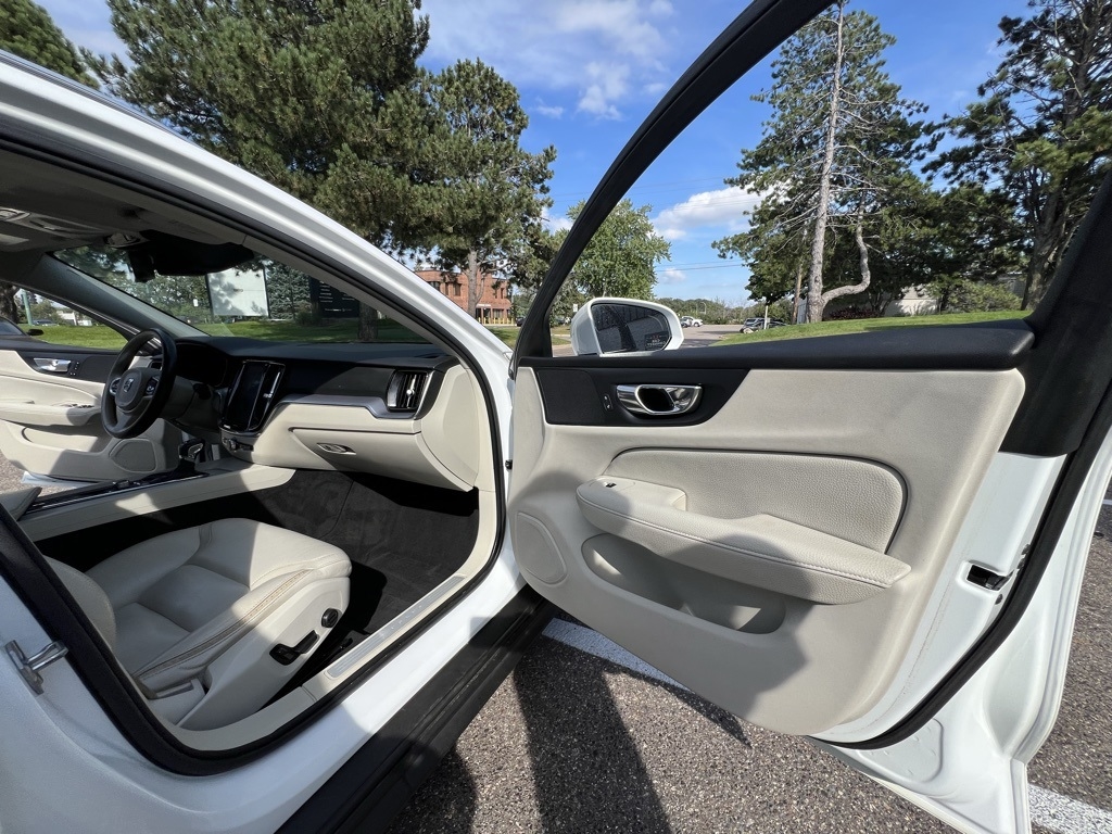 2020 Volvo V60 Cross Country T5 AWD photo 18