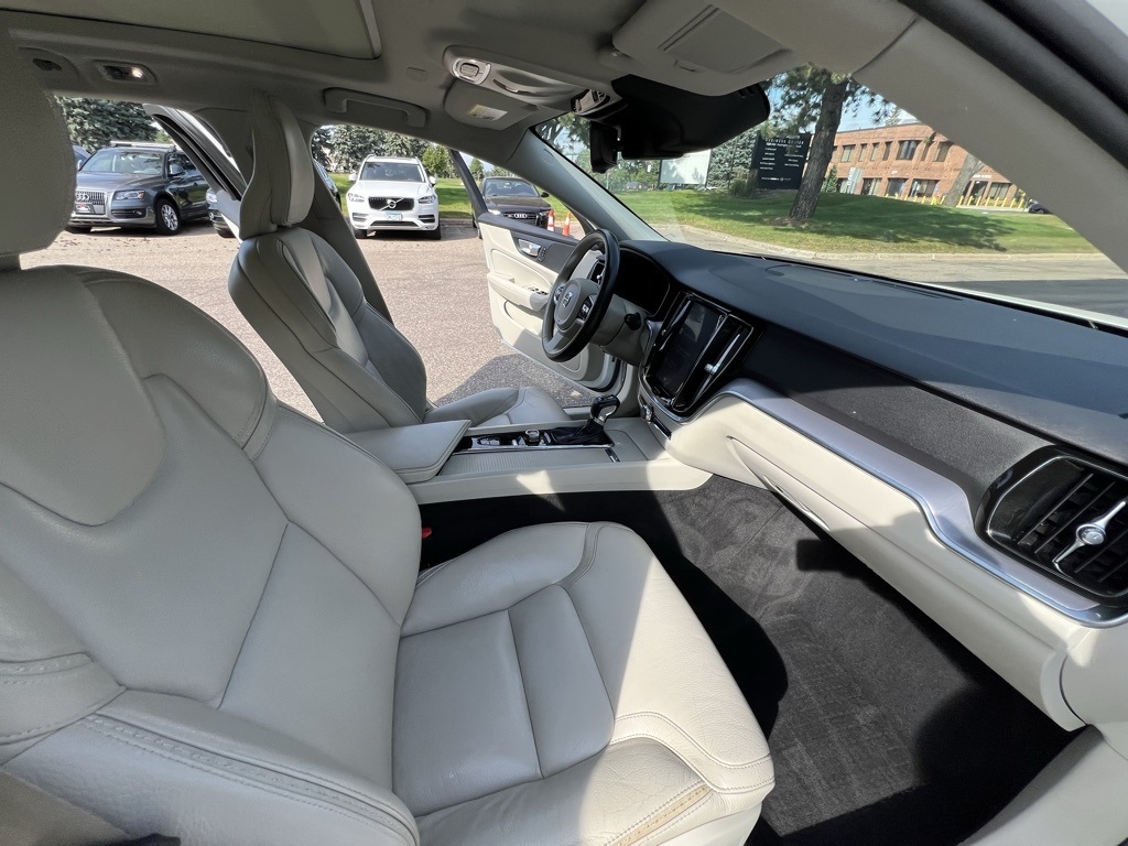 2020 Volvo V60 Cross Country T5 AWD photo 20