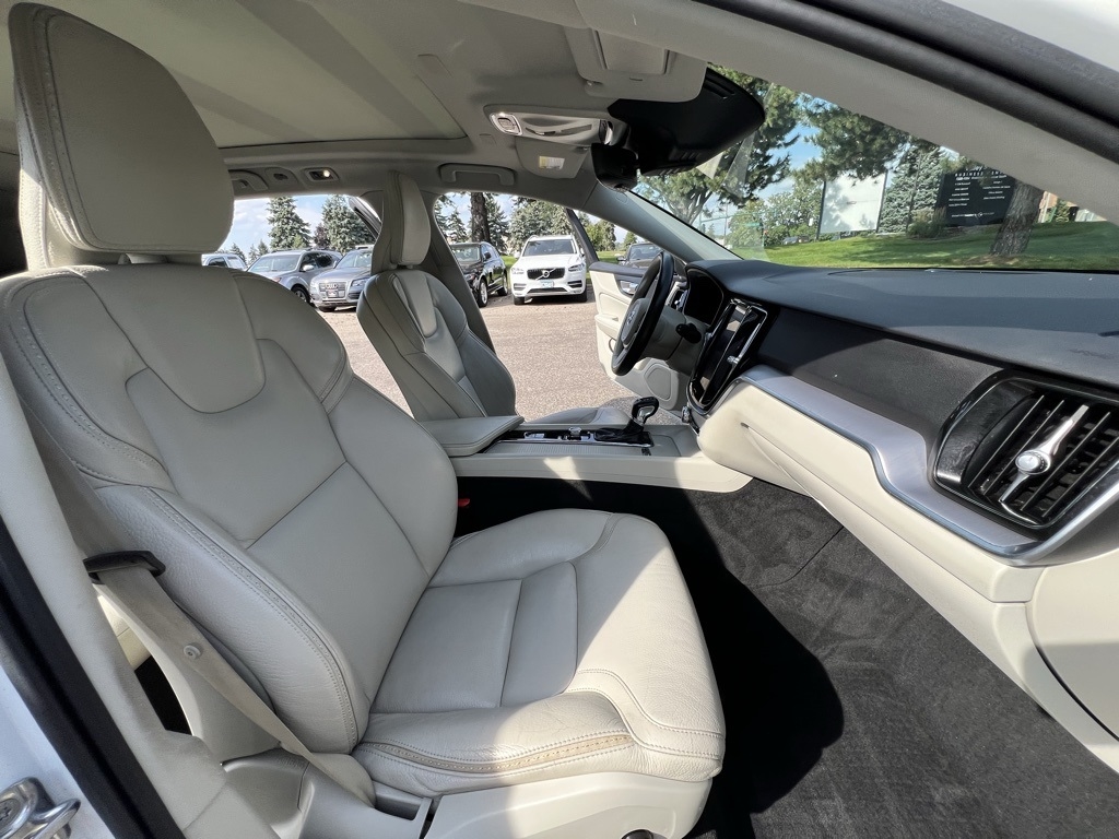2020 Volvo V60 Cross Country T5 AWD photo 21