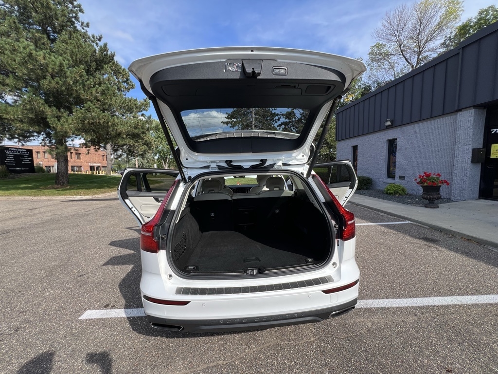2020 Volvo V60 Cross Country T5 AWD photo 33
