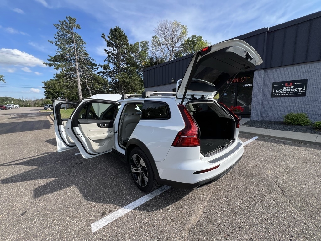 2020 Volvo V60 Cross Country T5 AWD photo 34