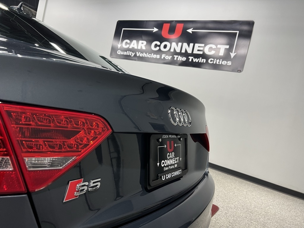 2011 Audi S5 Prestige photo 22