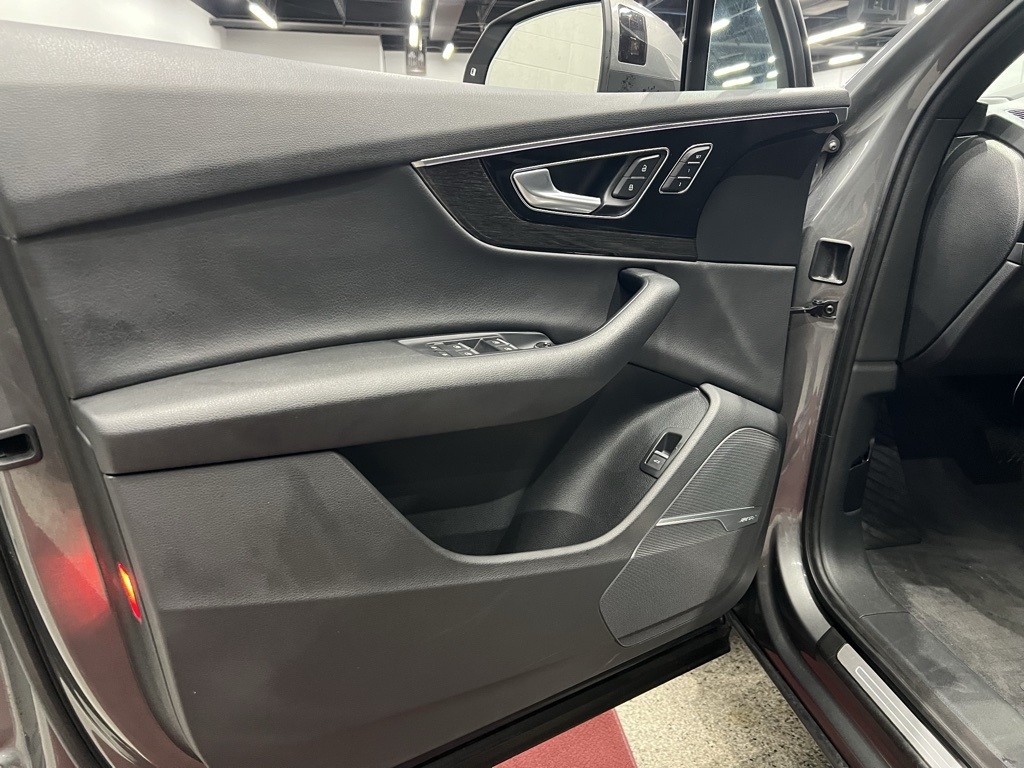 2017 Audi Q7 3.0 Prestige photo 18