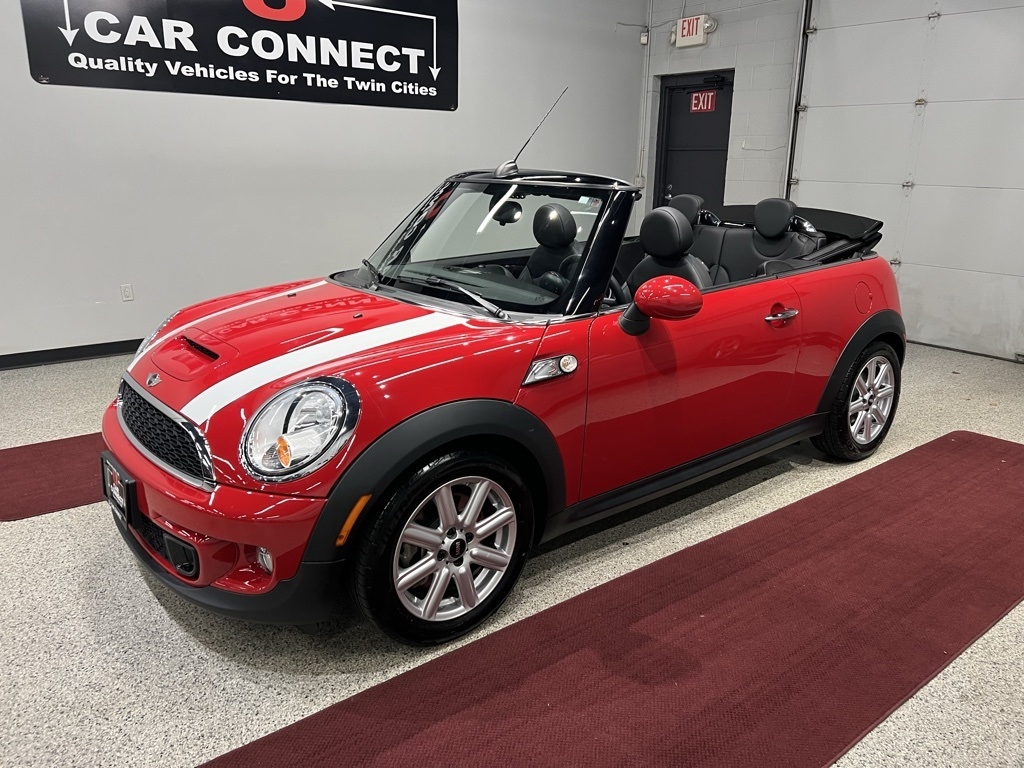 2013 Mini Cooper Convertible 2 Door S photo 2