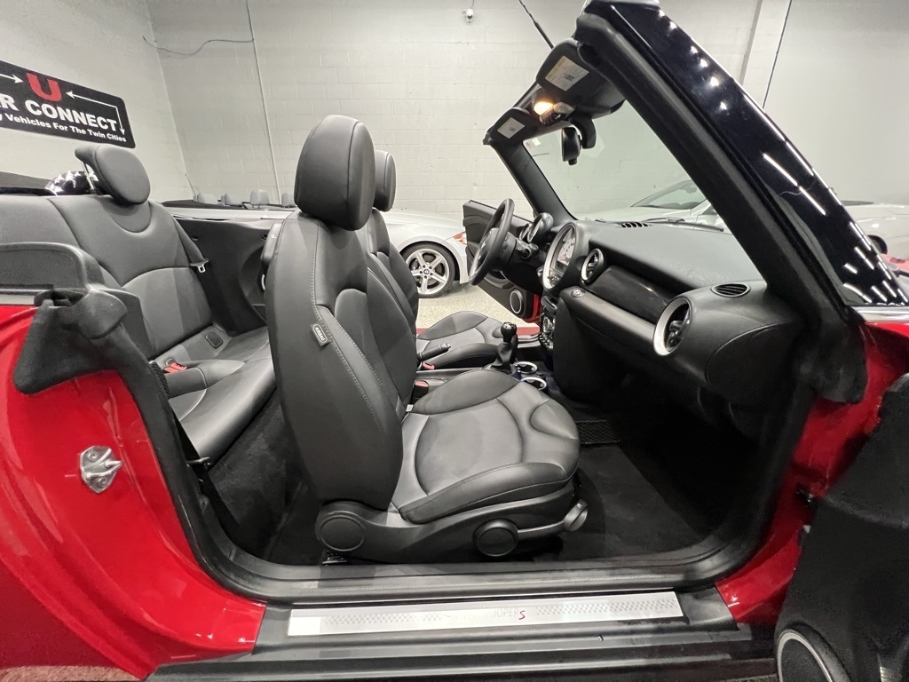 2013 Mini Cooper Convertible 2 Door S photo 31
