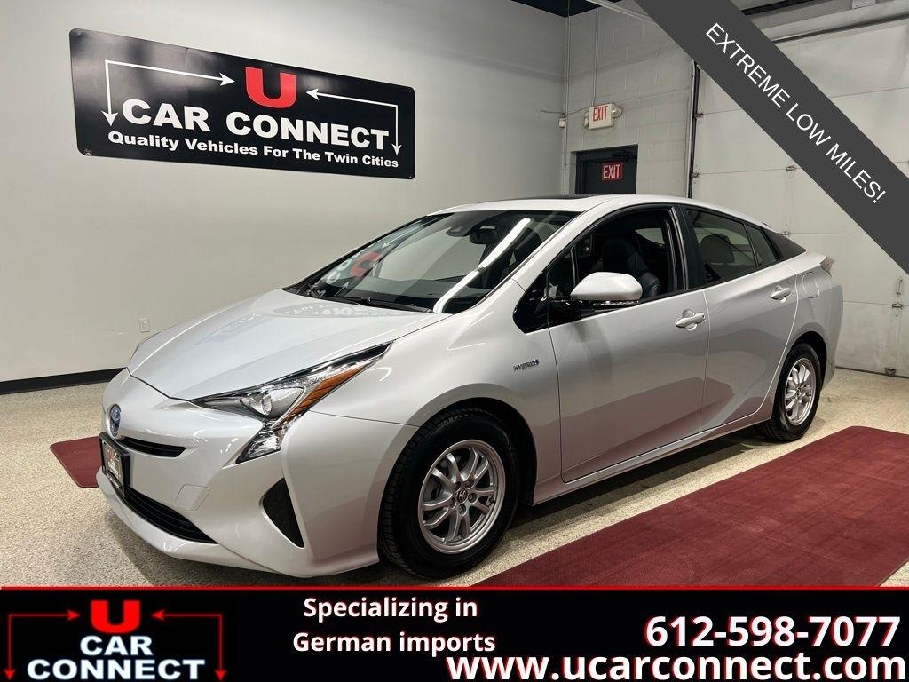 2017 Toyota Prius Two (Natl)