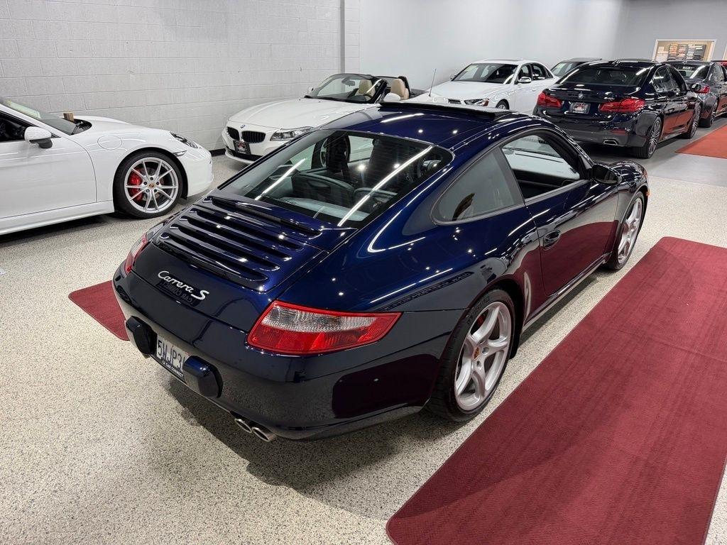 Porsche 911 photo 17