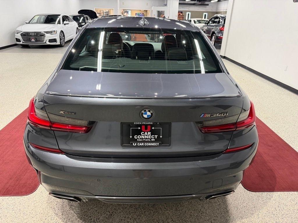 BMW M340i photo 16