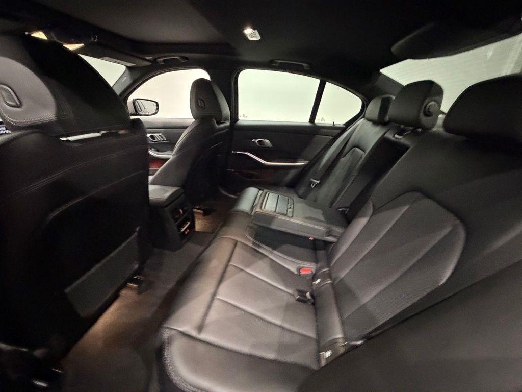 BMW M340i photo 33