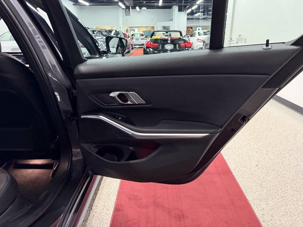 BMW M340i photo 35