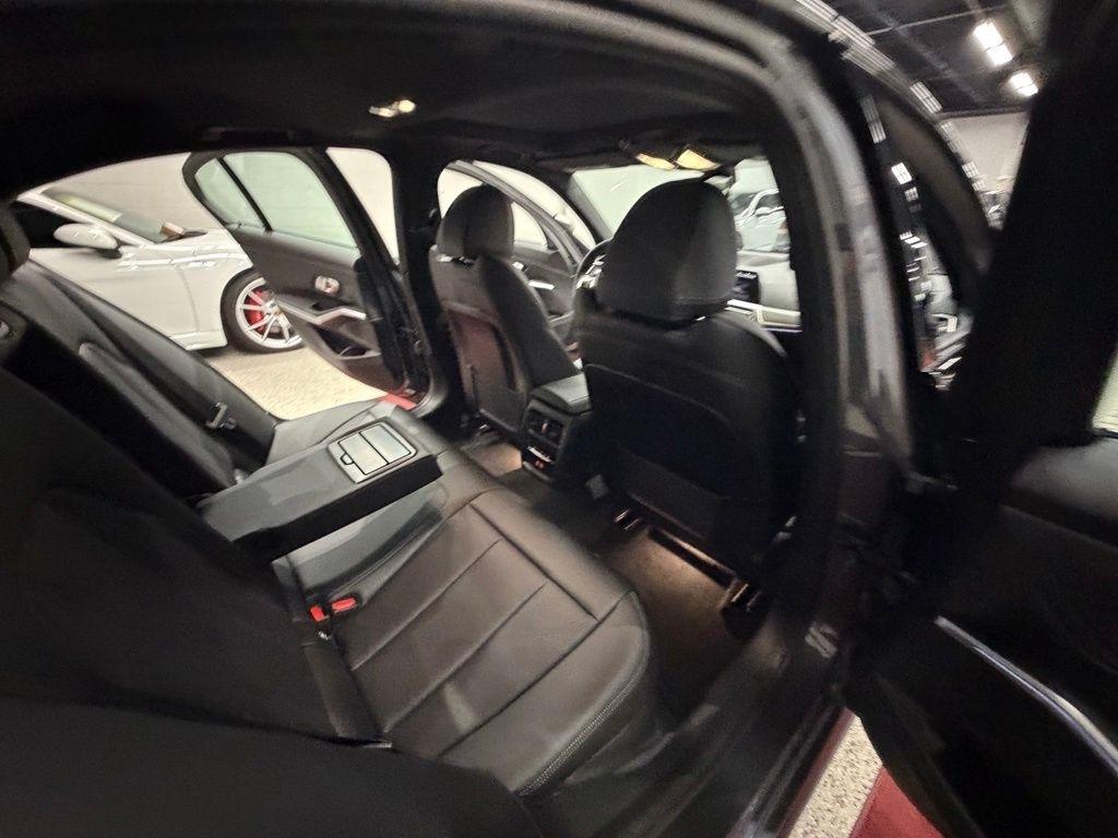 BMW M340i photo 37