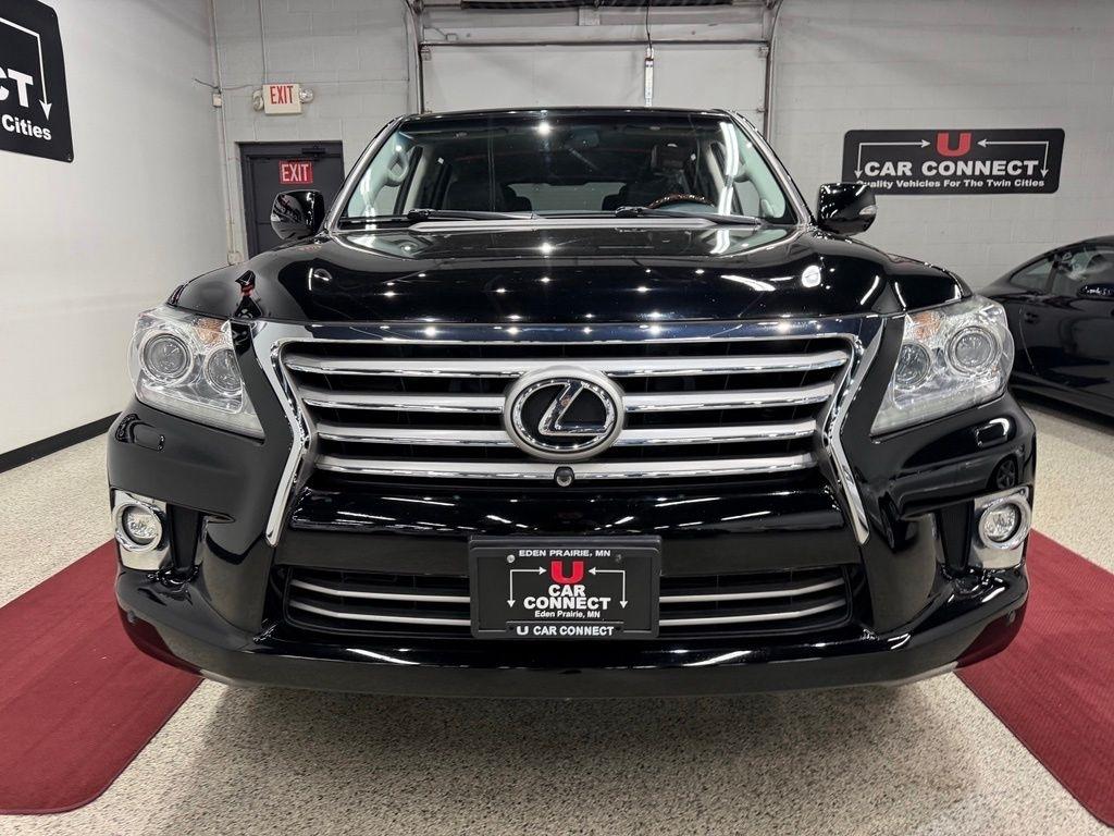 Lexus LX photo 8