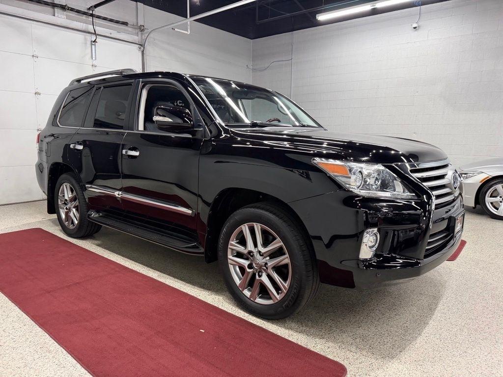 Lexus LX photo 10