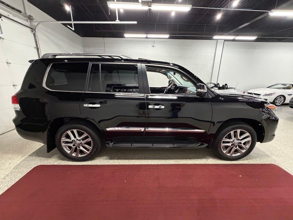 Lexus LX photo 12