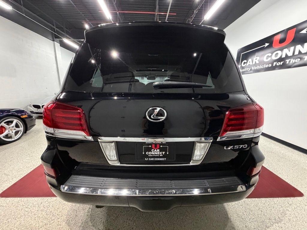 Lexus LX photo 15