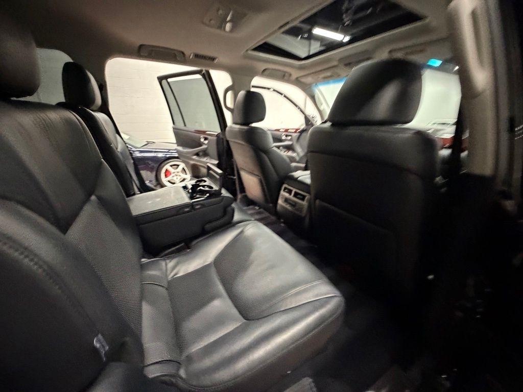 Lexus LX photo 33