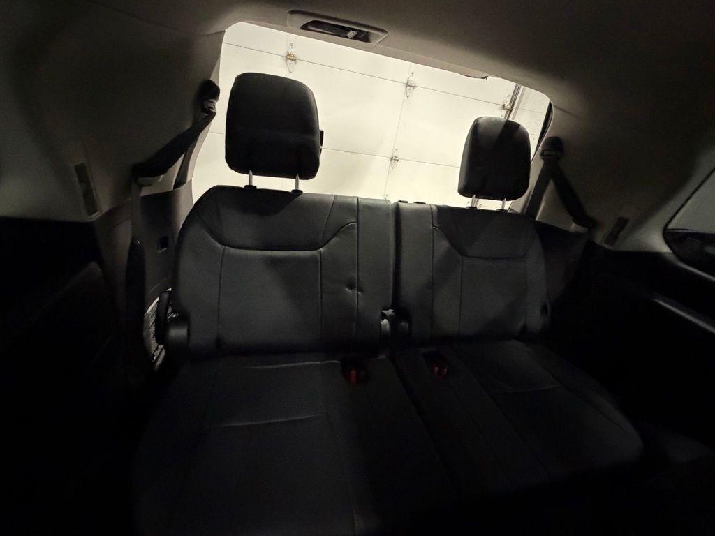 Lexus LX photo 38