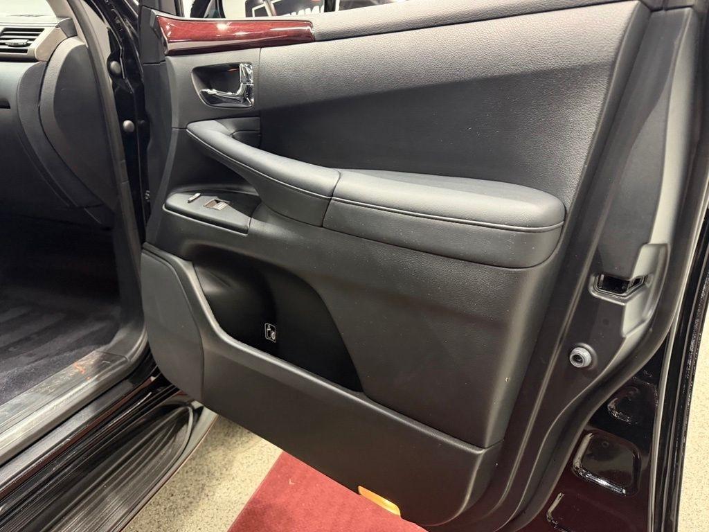 Lexus LX photo 39