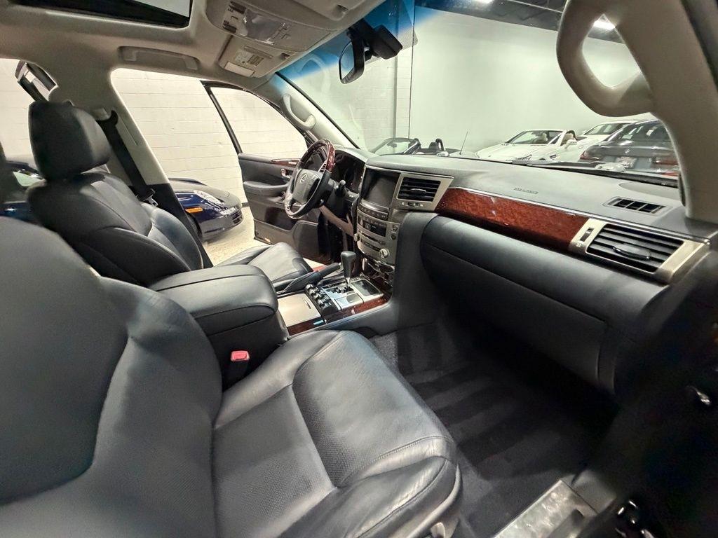 Lexus LX photo 41