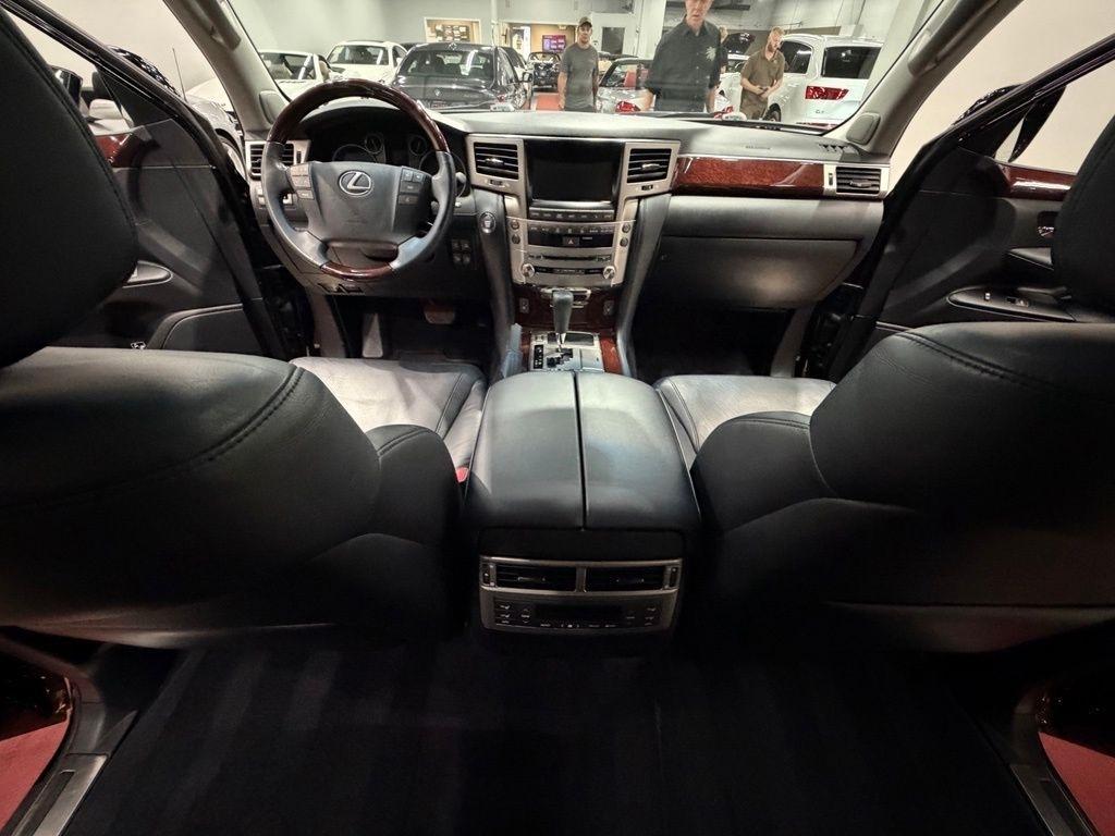 Lexus LX photo 44