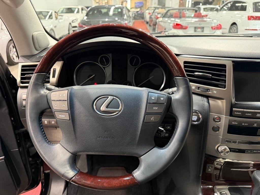 Lexus LX photo 46
