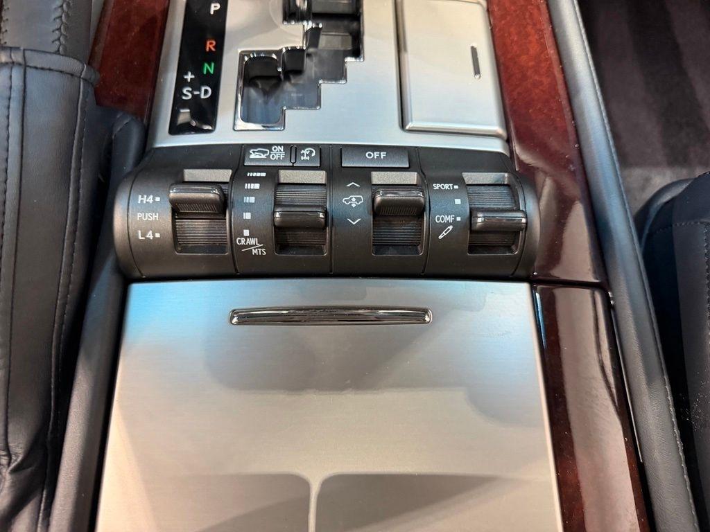 Lexus LX photo 50
