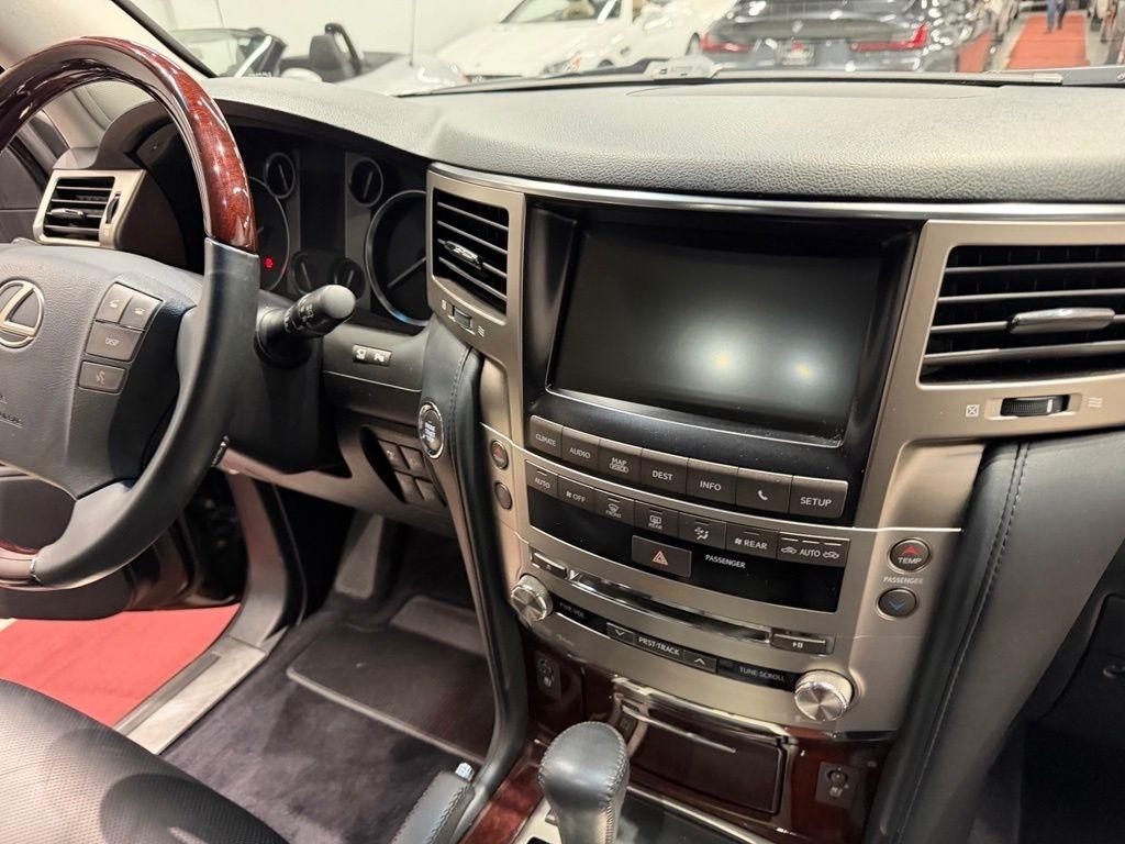 Lexus LX photo 51