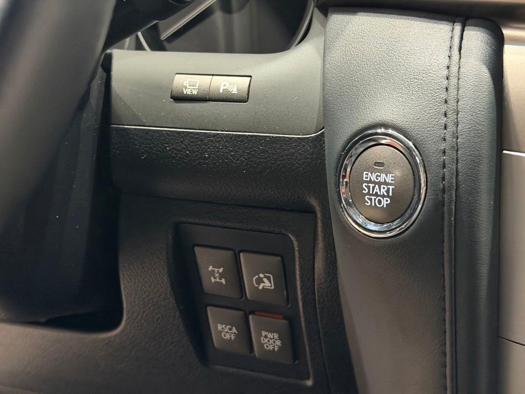 Lexus LX photo 53