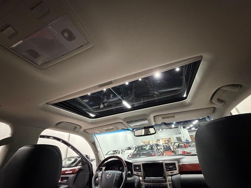 Lexus LX photo 57