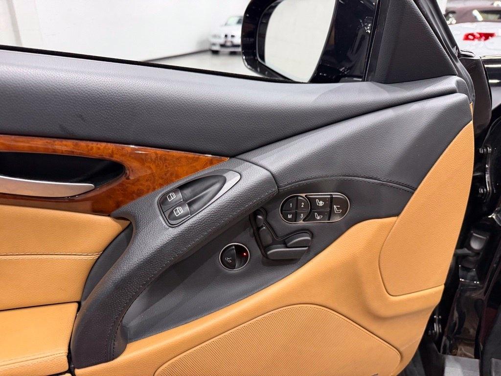 Mercedes-Benz SL-Class photo 26