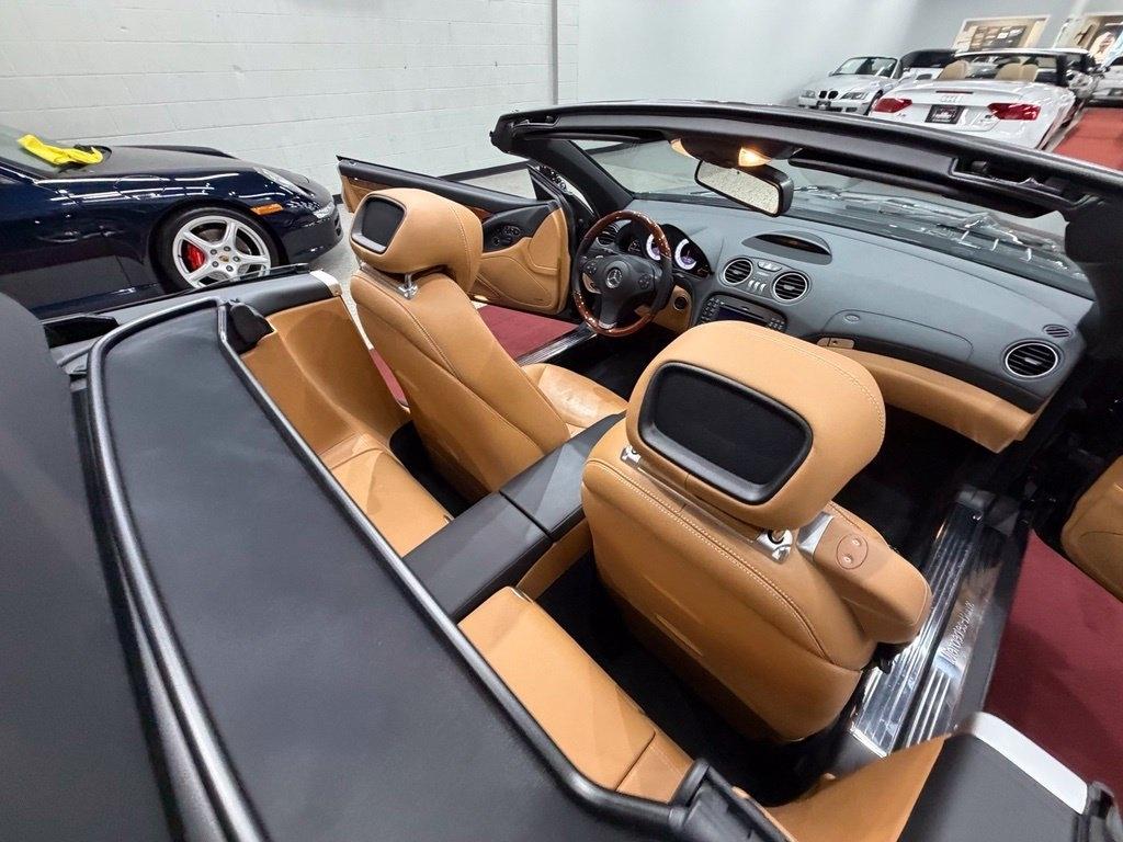 Mercedes-Benz SL-Class photo 36
