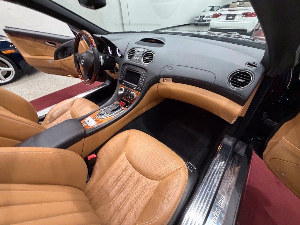Mercedes-Benz SL-Class photo 40