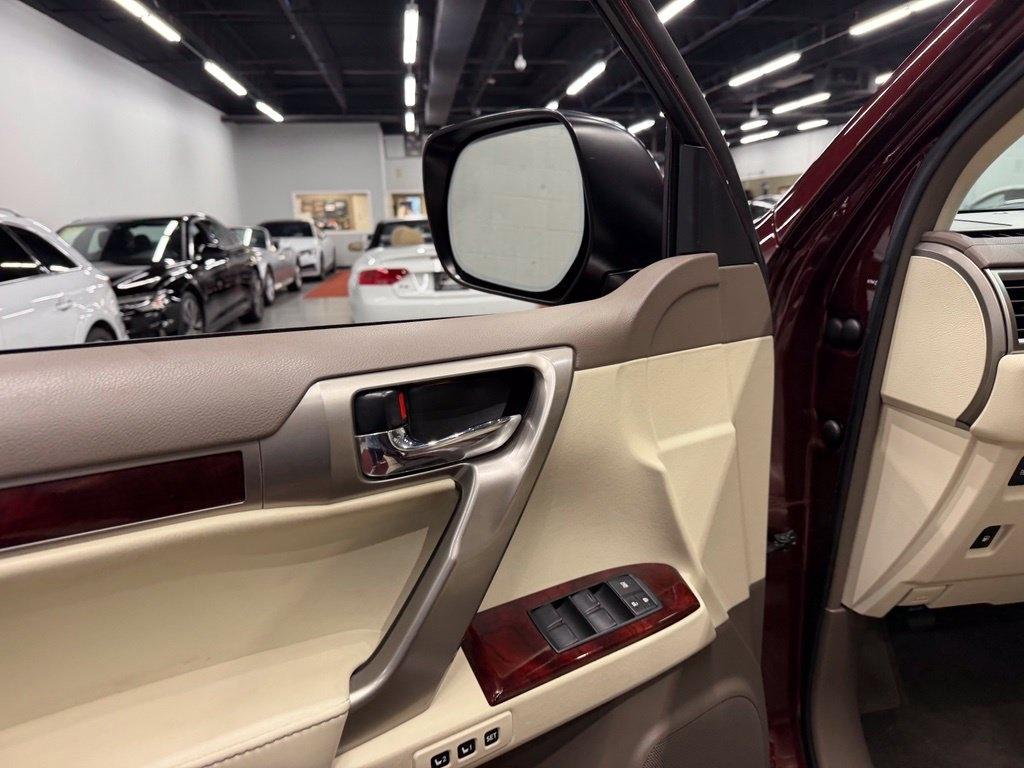 Lexus GX photo 22