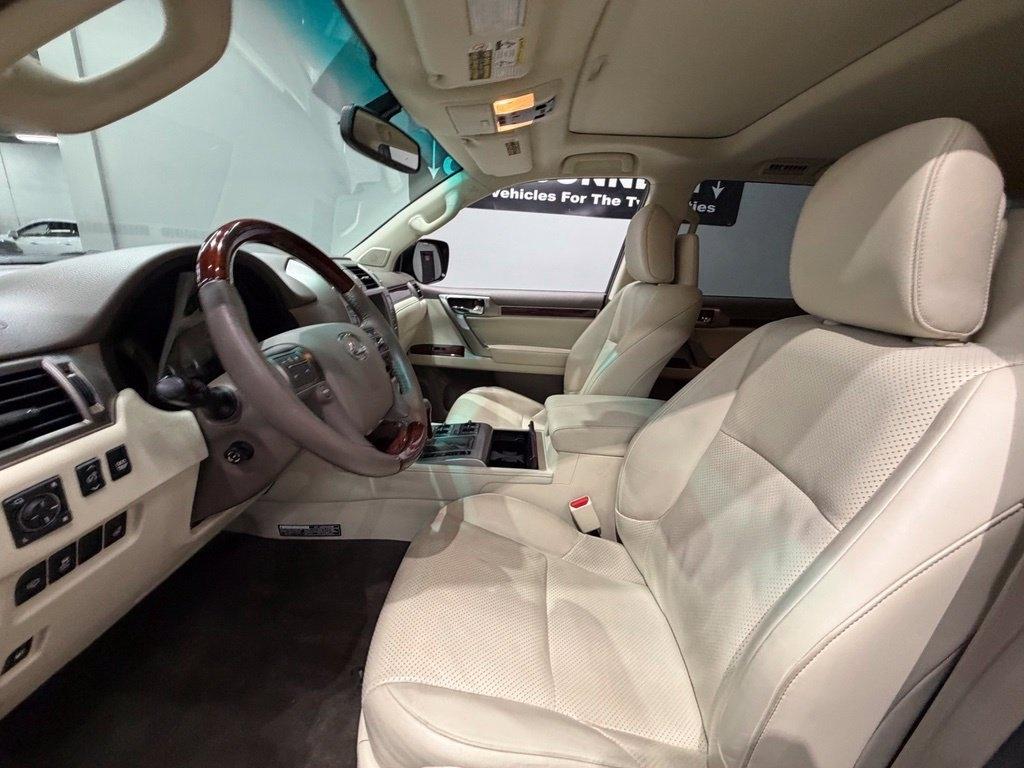 Lexus GX photo 24