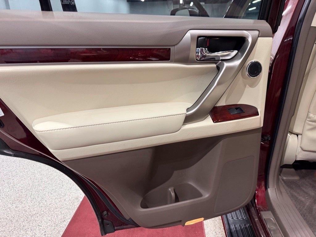 Lexus GX photo 27
