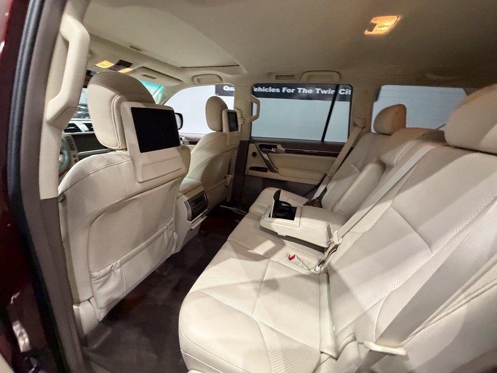 Lexus GX photo 30