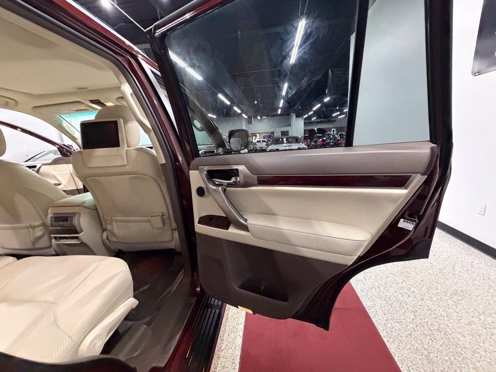 Lexus GX photo 36