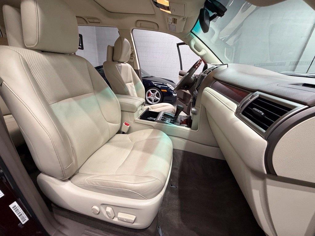 Lexus GX photo 48