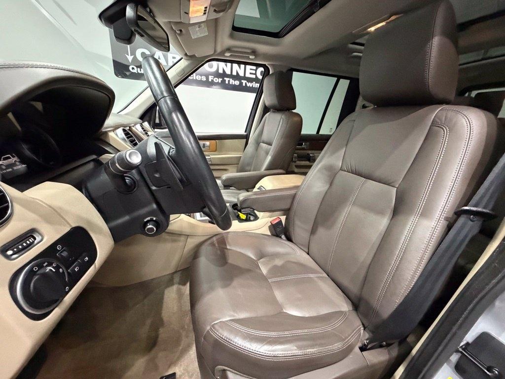 Land Rover LR4 photo 27