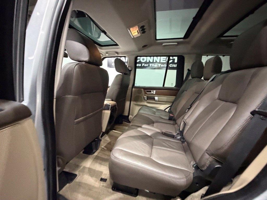 Land Rover LR4 photo 30