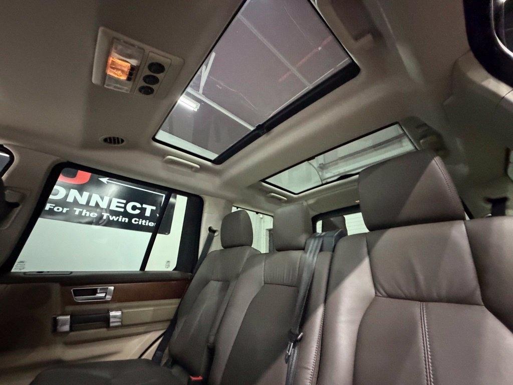 Land Rover LR4 photo 33