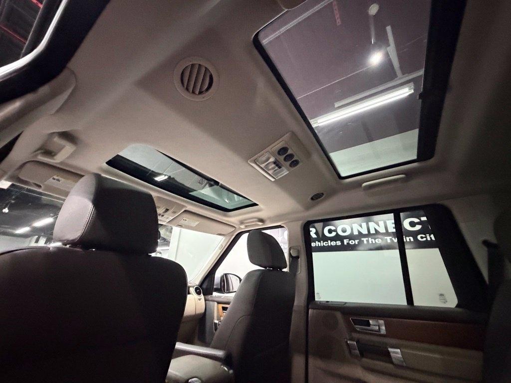 Land Rover LR4 photo 34