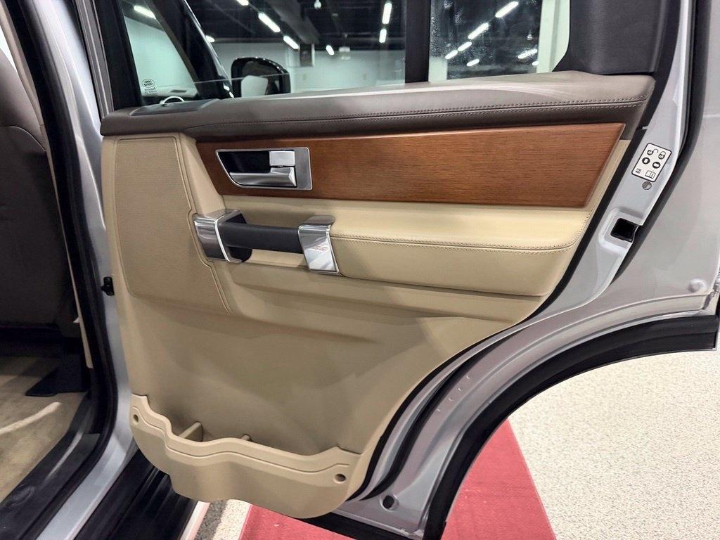 Land Rover LR4 photo 35