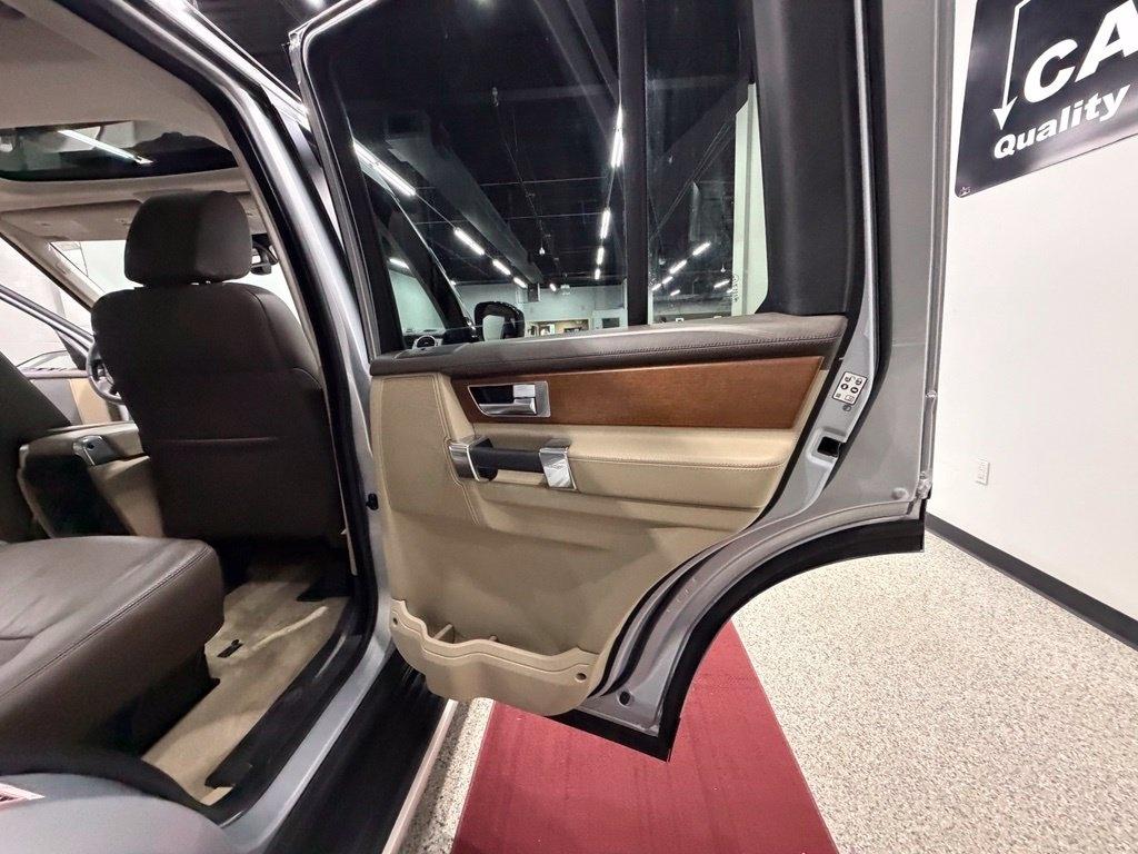 Land Rover LR4 photo 36