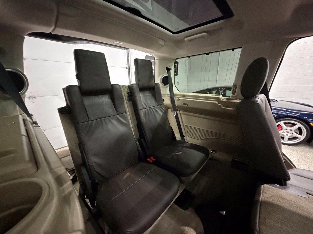 Land Rover LR4 photo 40