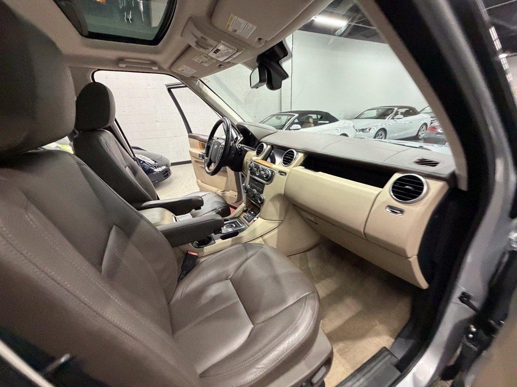 Land Rover LR4 photo 45
