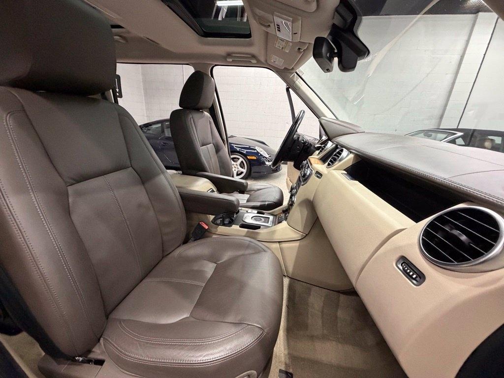 Land Rover LR4 photo 47