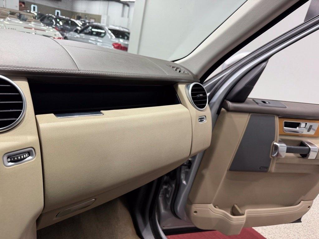 Land Rover LR4 photo 52