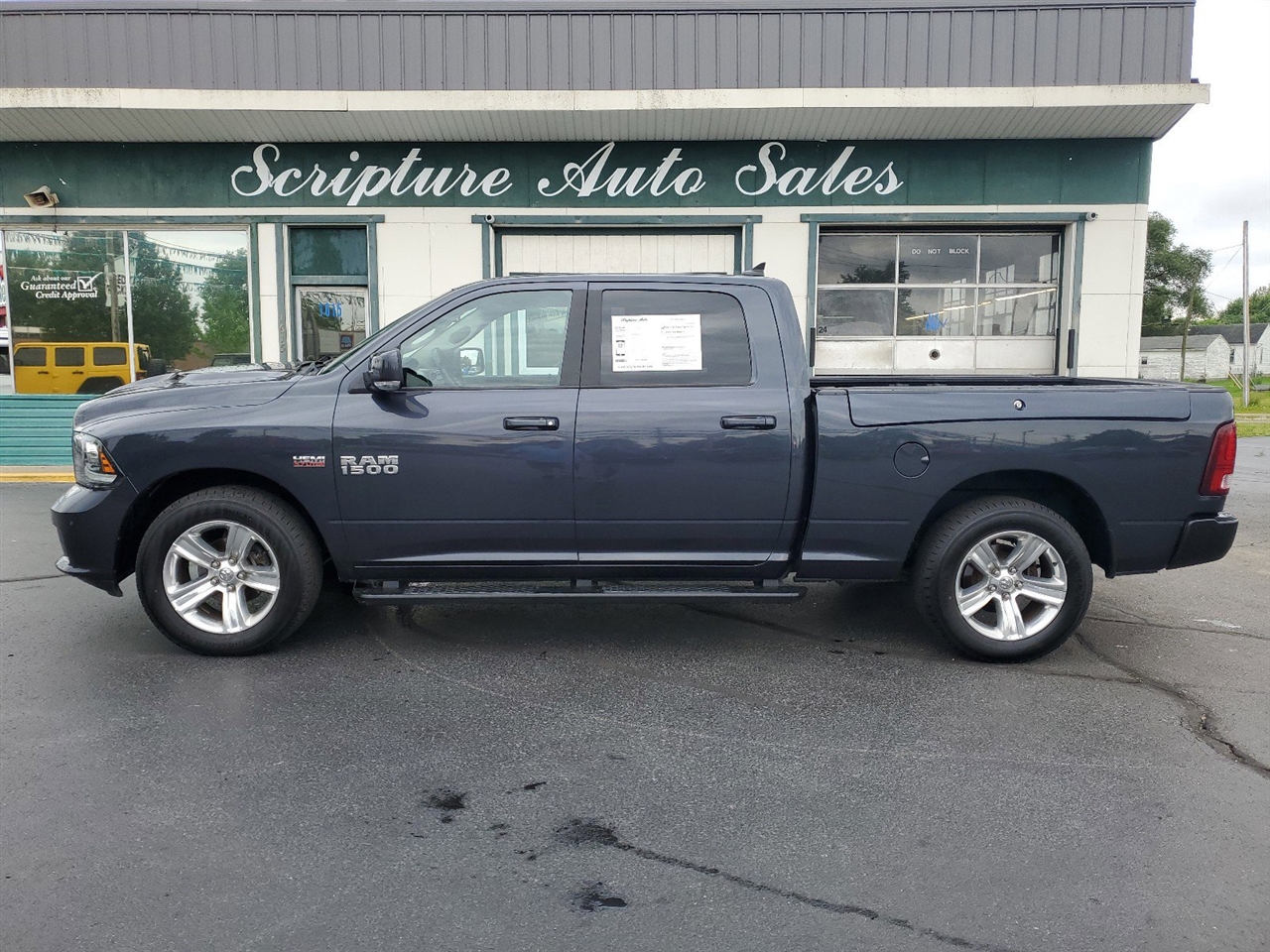 2018 Ram 1500 Sport photo 2