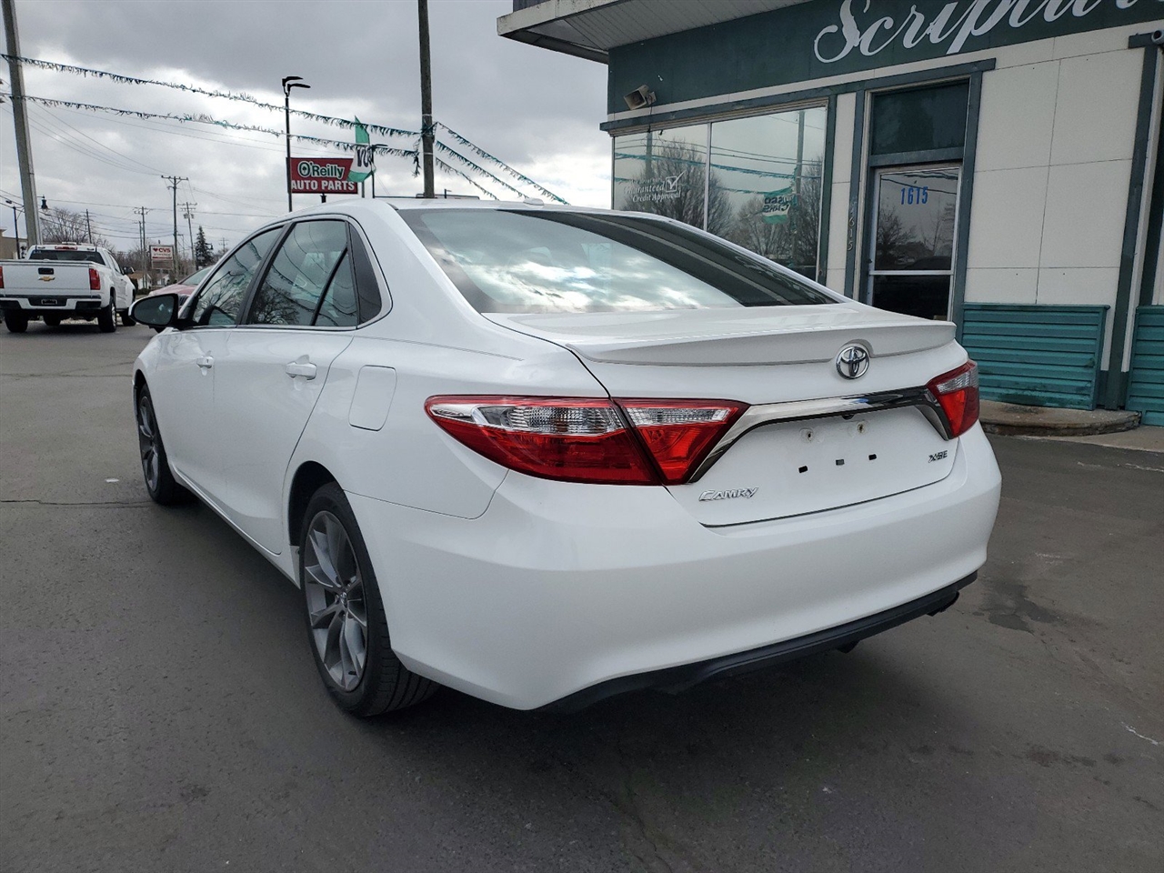 2016 Toyota Camry XSE photo 3